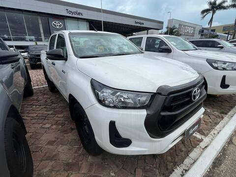 TOYOTA HILUX 2.8 D-4D TURBO DIESEL CD POWER PACK 4X4 MANUAL